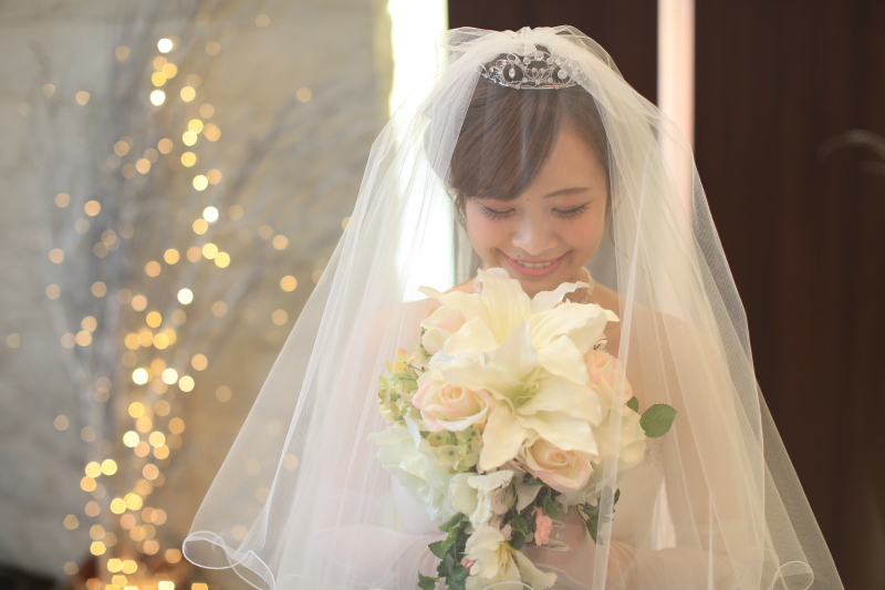 ベールに包まれて。