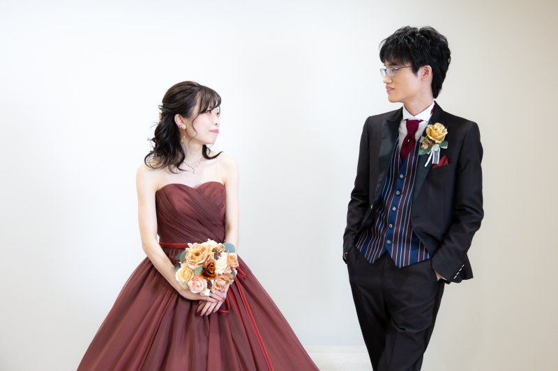 シンプルな背景で