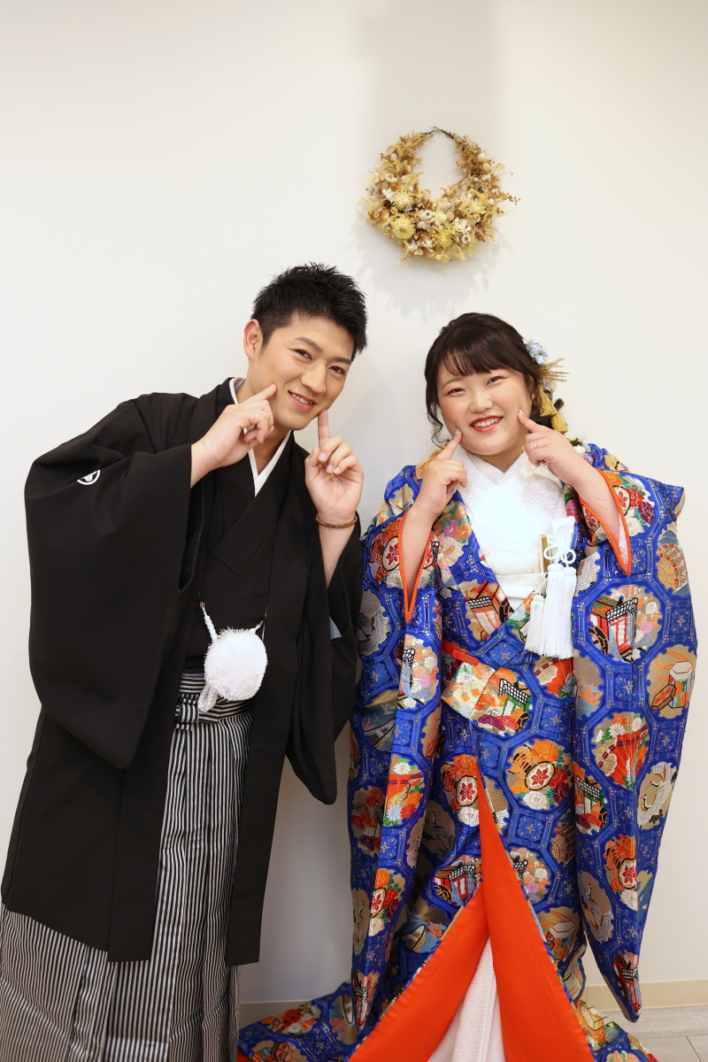 ほっぺツンツン