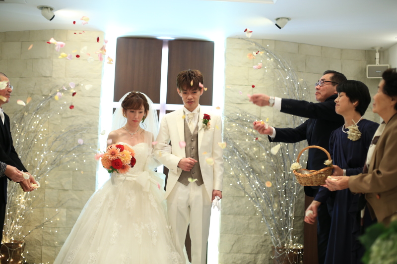 幸せいっぱいフラワーシャワー♡