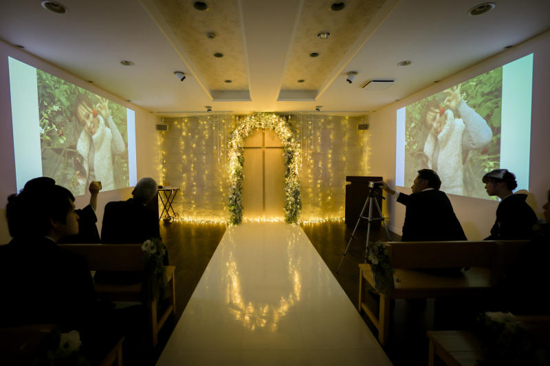 チャペルムービーからスタート！