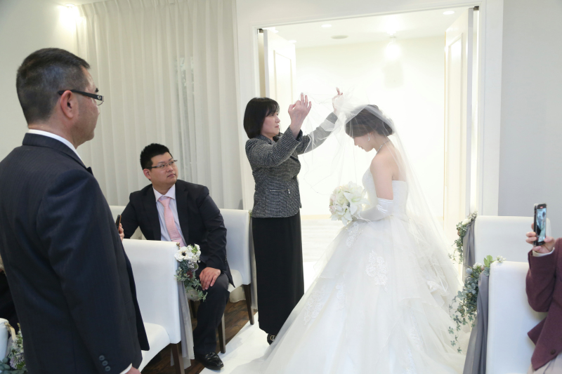 お母様によるベールダウン