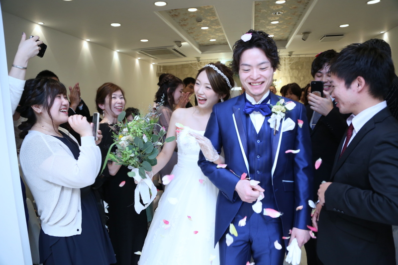 フラワーシャワーに包まれて