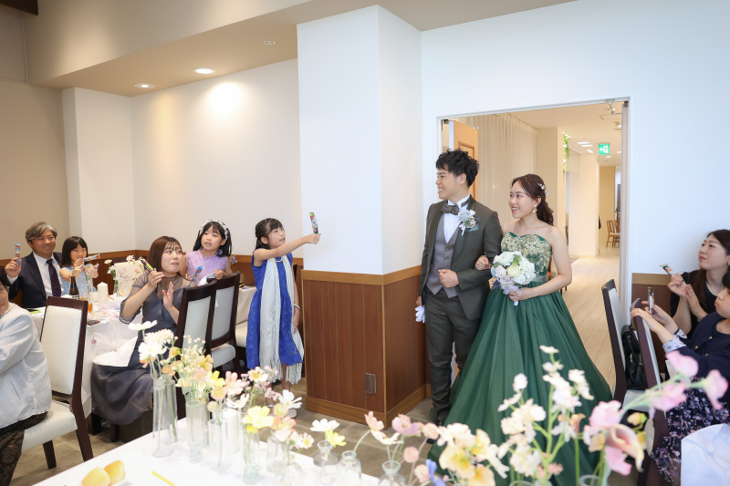 ドレス&タキシード色当てクイズ☆