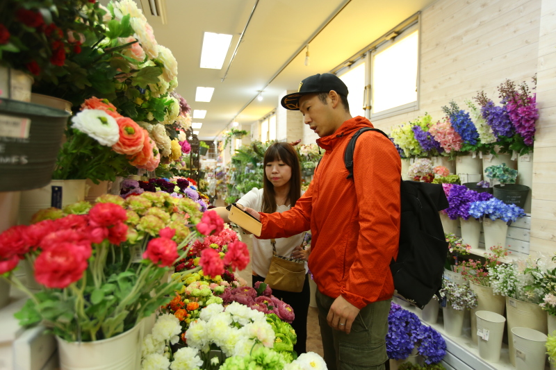 花冠作りのため、お花を買い出しに☆