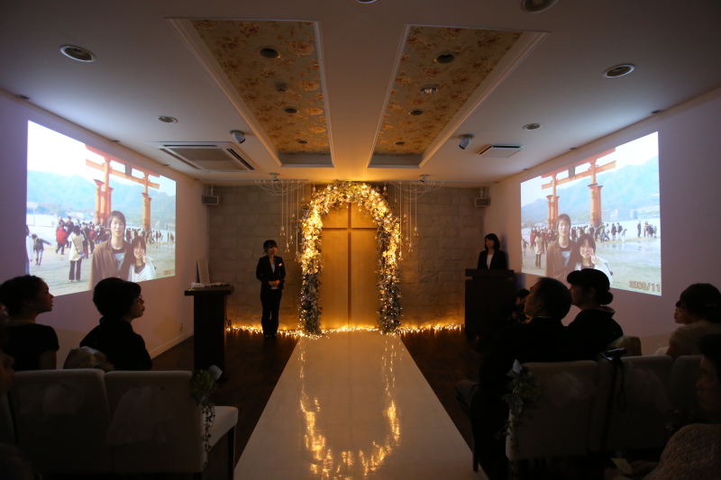 挙式前のサンクスムービー上映