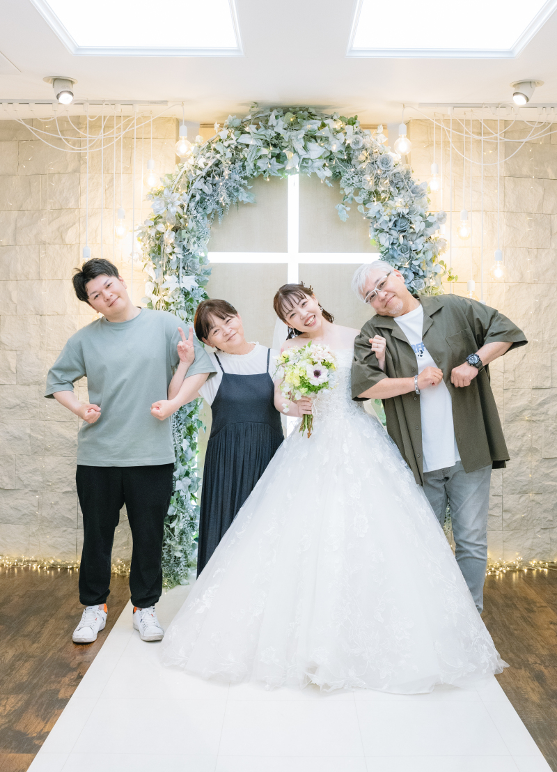 ウェディングでもラフポーズ♪