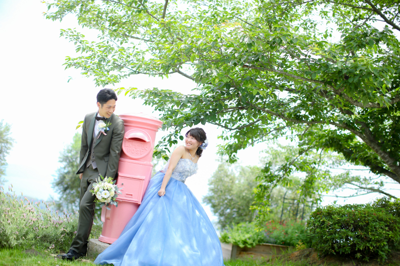 ピンクのポスト