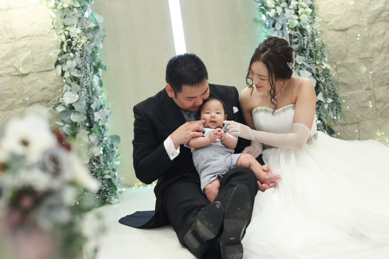 ほっぺをつんつん