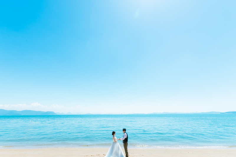 青空の下で指輪交換♡