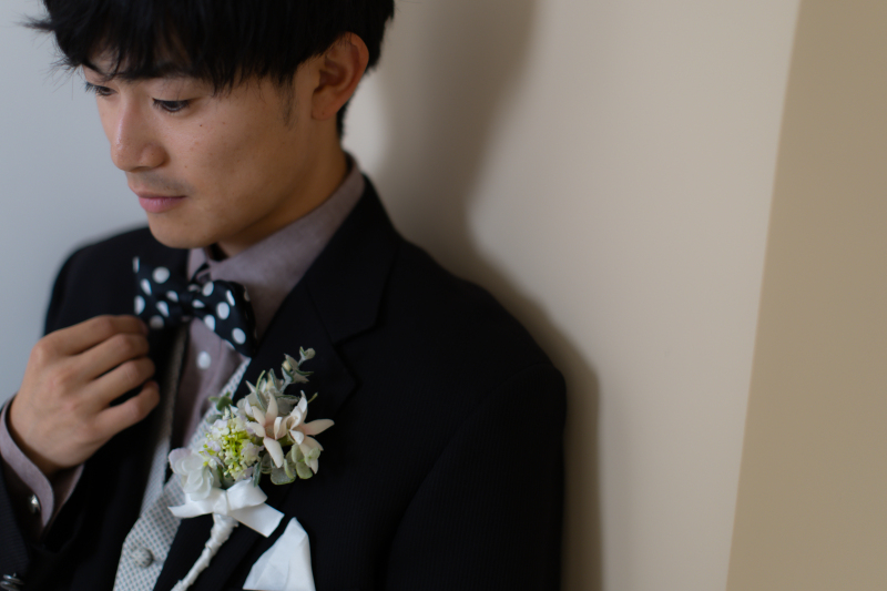 オシャレな蝶ネクタイ×色シャツ