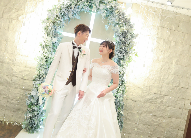 小さいあたたかなアットホームなチャペルにて