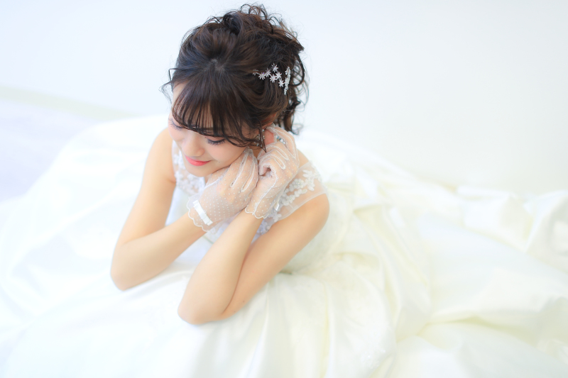 アクセサリーやベール、インナーまでも充実のご用意!