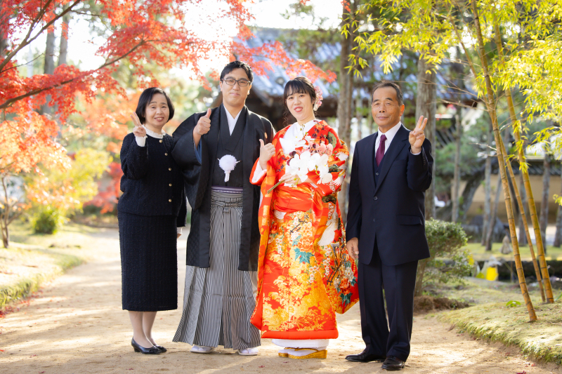 【11/1~12/28撮影★6.8万円OFF】和装1点+洋装1点 好きなロケ地2カ所|チャペルでも3ポーズ撮影プレゼント♡