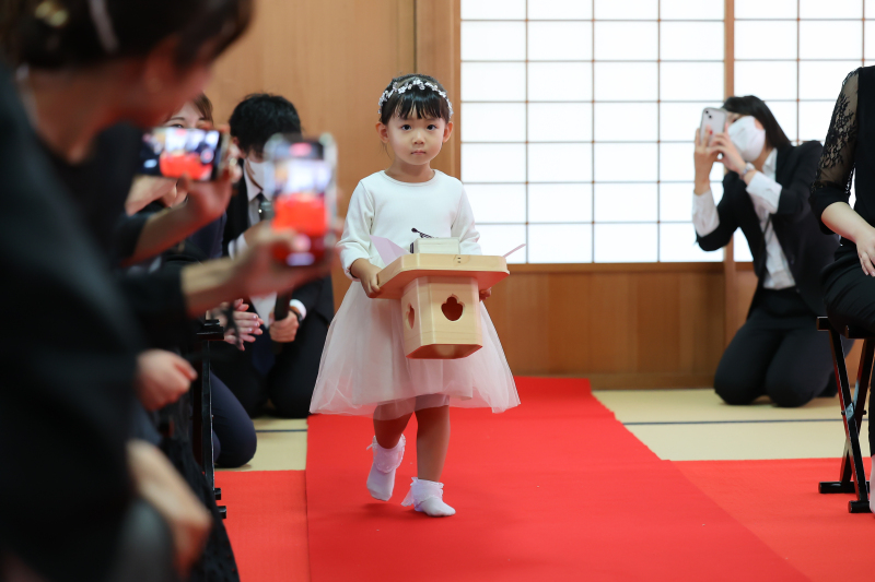 出張挙式プラン｜お家、公園、海、おふたりの思い出の場所で｜衣装・美容・写真、必要なものを選べる◎