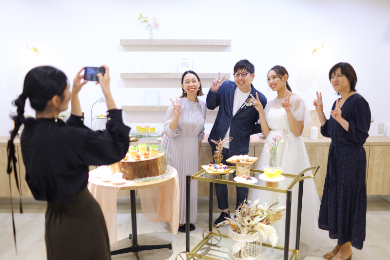 【お菓子付き♪】洋装1点チャペル撮影100カット+プチパーティー★気軽に楽しむミニウェディング