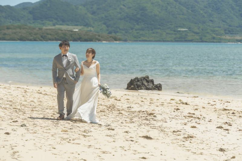 浜辺を散歩して