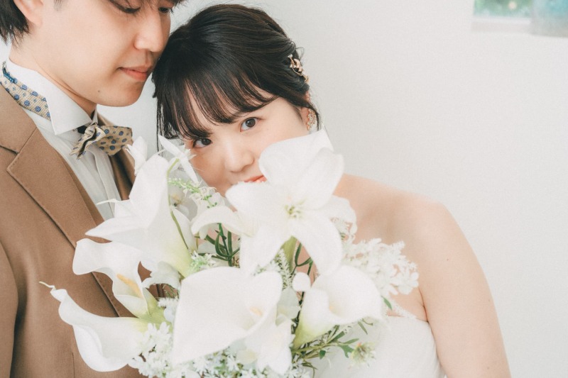 ブーケで隠しながら