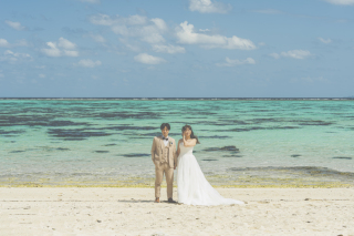 青い海を背景に撮影♪