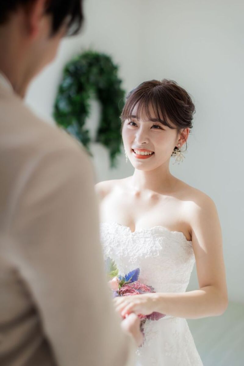 ふたり手を取り