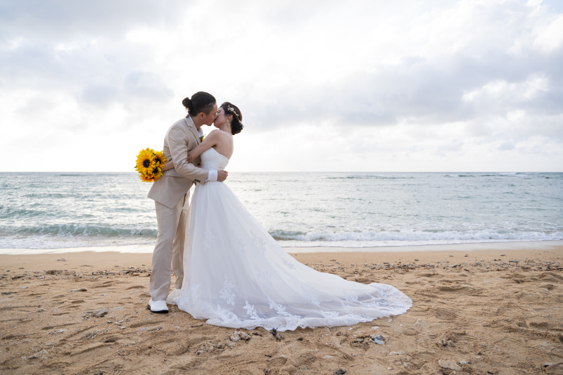 ビーチをバックに