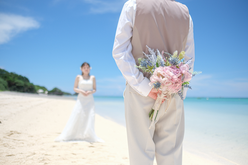 ブーケを後ろでもって