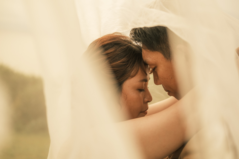 ベールに包まれて