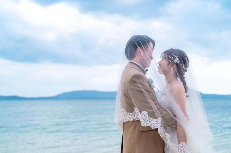 ベールに包まれて