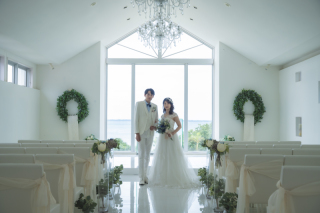 白がよくお似合いのおふたり♡