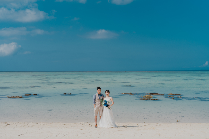 腕組みのふたり