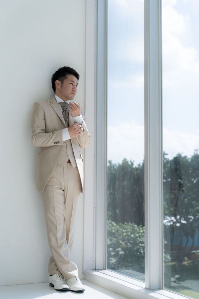 新婦を緊張の面持ちで