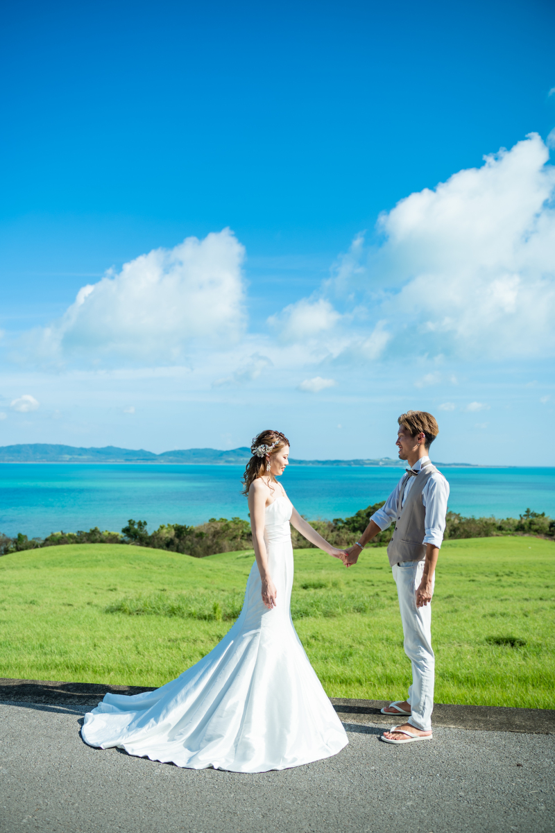 ビーチをバックに