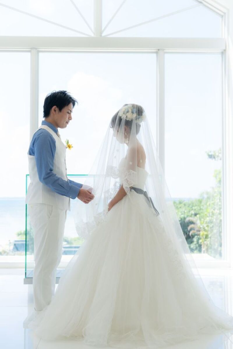 ベールに包まれて