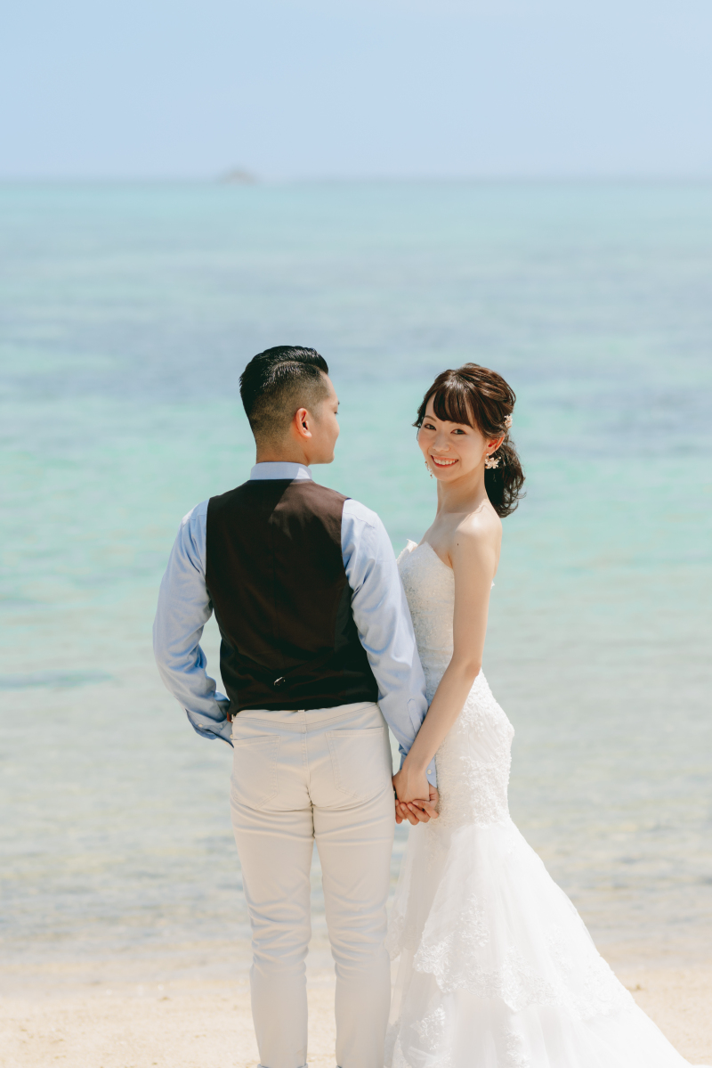 こちらをチラリ