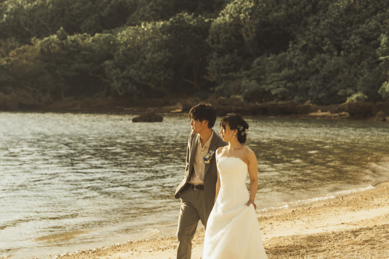 青いビーチからサンセットまで