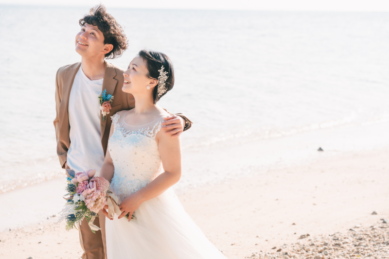 寄り添い合って