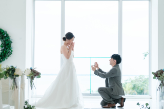 チャペルでプロポーズショット