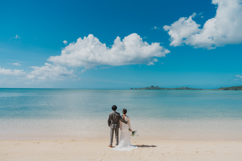 海を見るおふたり