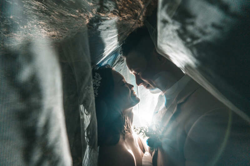 ベールの中のおふたり