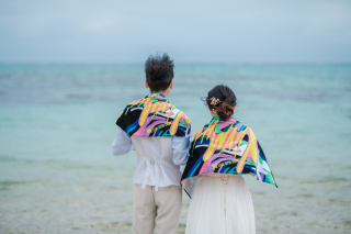 持ち込みアイテムも一緒に♪　ビーチ撮影