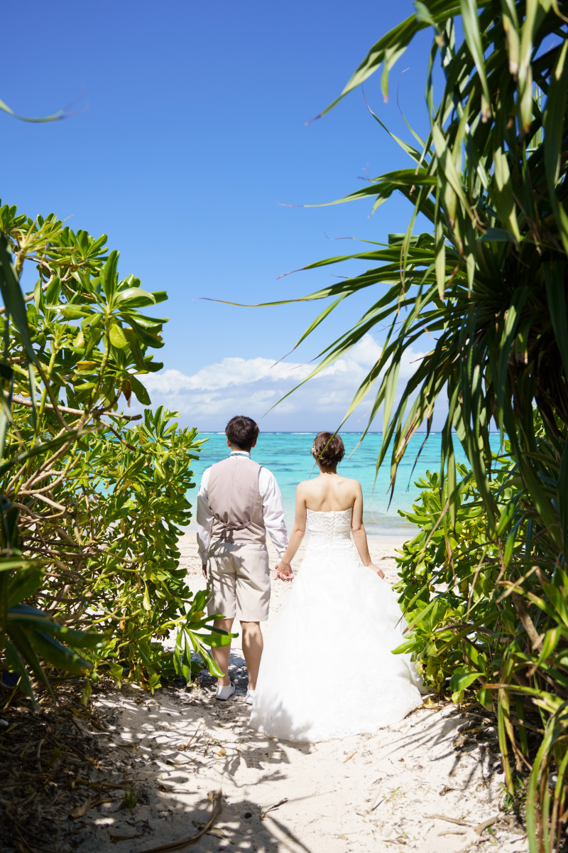 グリーンのアーチをぬけて