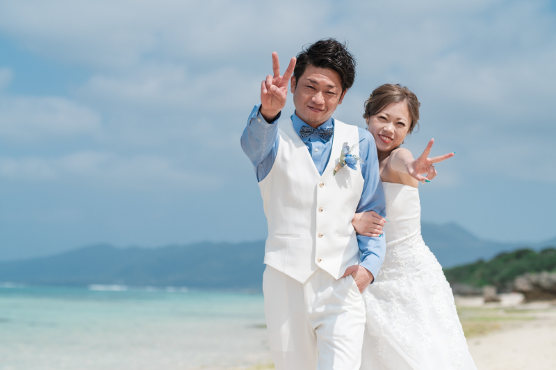 幸せ溢れるおふたりのピースサイン！