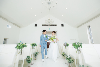 チャペルとビーチで、しっとり美しいウェディングフォトを！