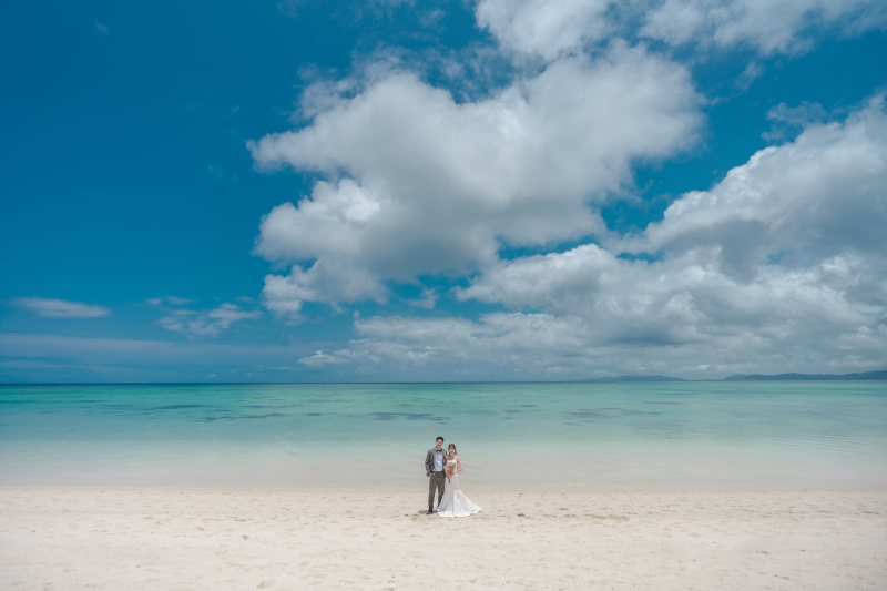 青い景色と、おふたり