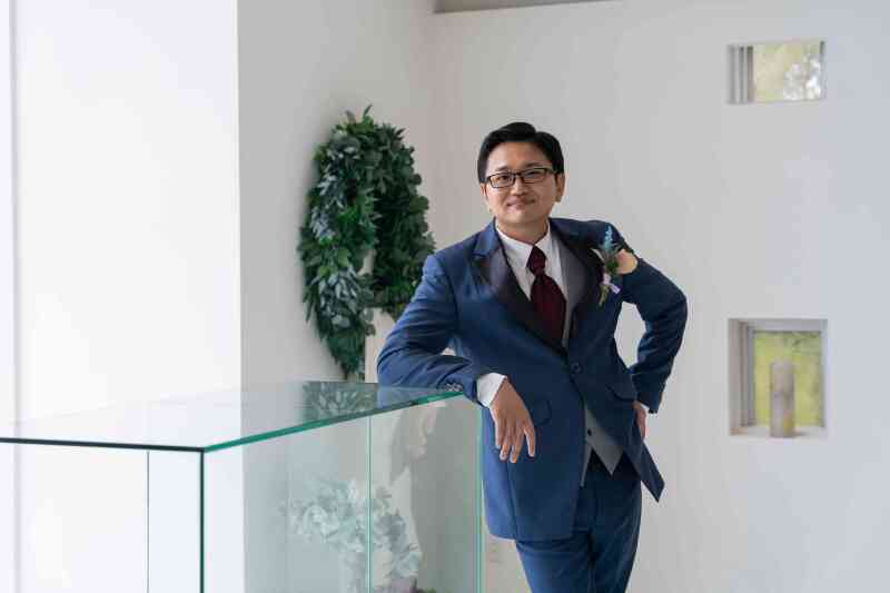 ブルーのタキシードをみにまとって