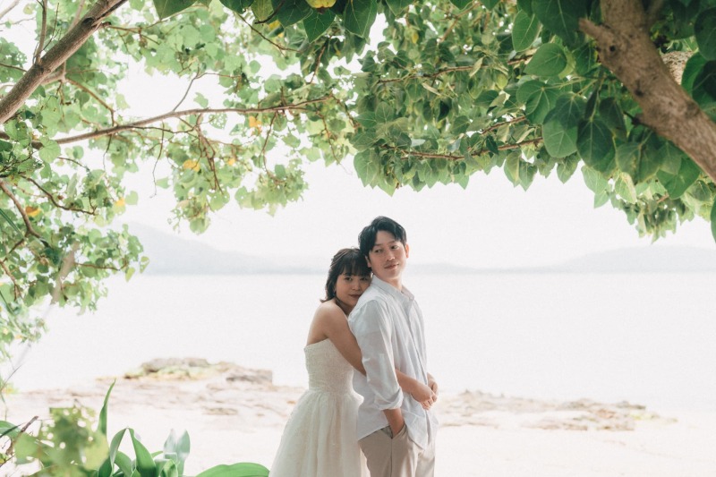 寄り添い合って