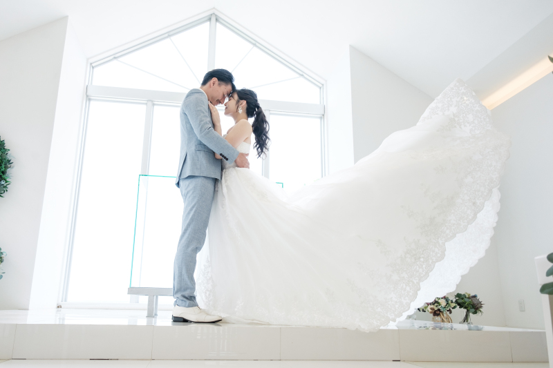 チャペルでウェディングフォト撮影