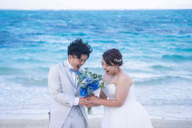 二人でブーケを持って！？