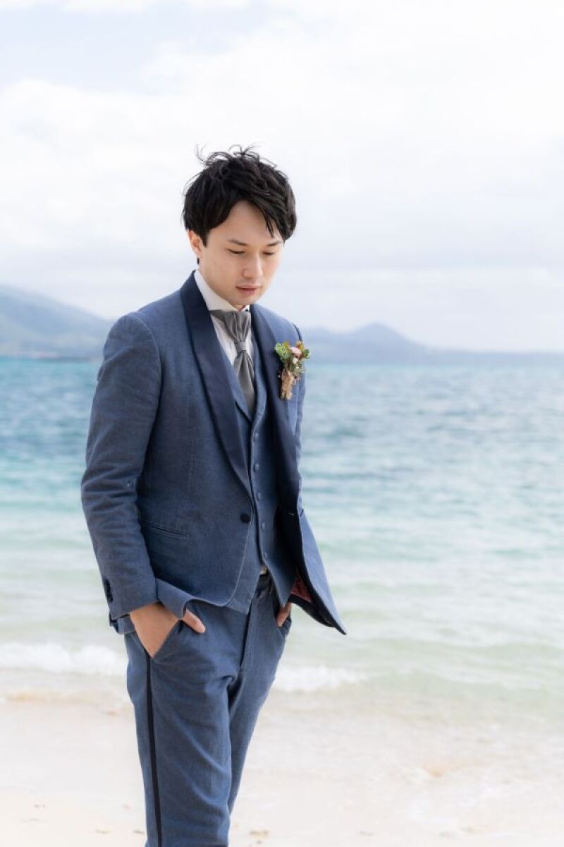 グレーのタキシード