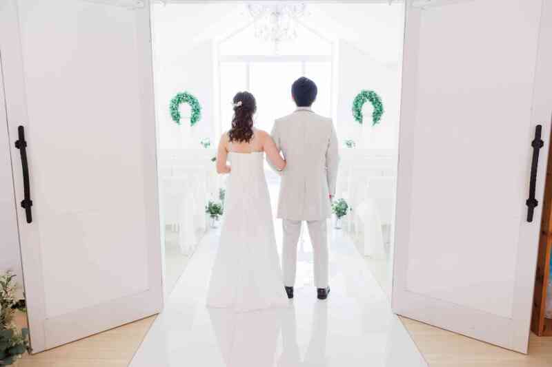 まっしろなチャペルがお出迎え♡